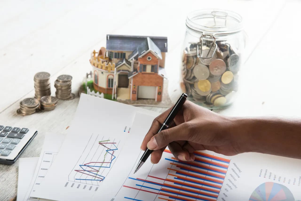 Czy od sprzedaży działki płaci się podatek? Poznaj ważne informacje