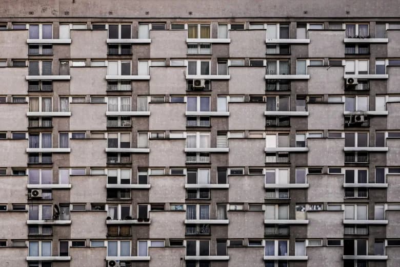 Czy dzieci muszą spłacać długi rodziców za mieszkanie? Sprawdź, co grozi