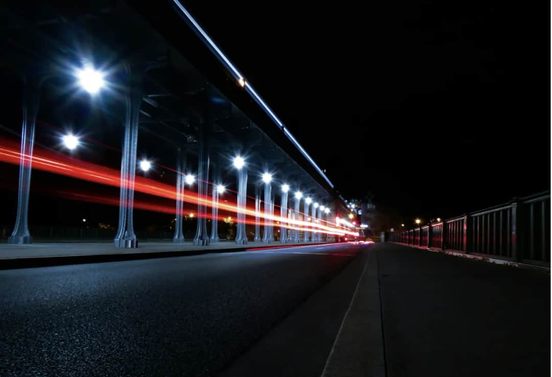 Jak wybrać producenta oświetlenia ulicznego, który zapewni trwałość i bezpieczeństwo instalacji?